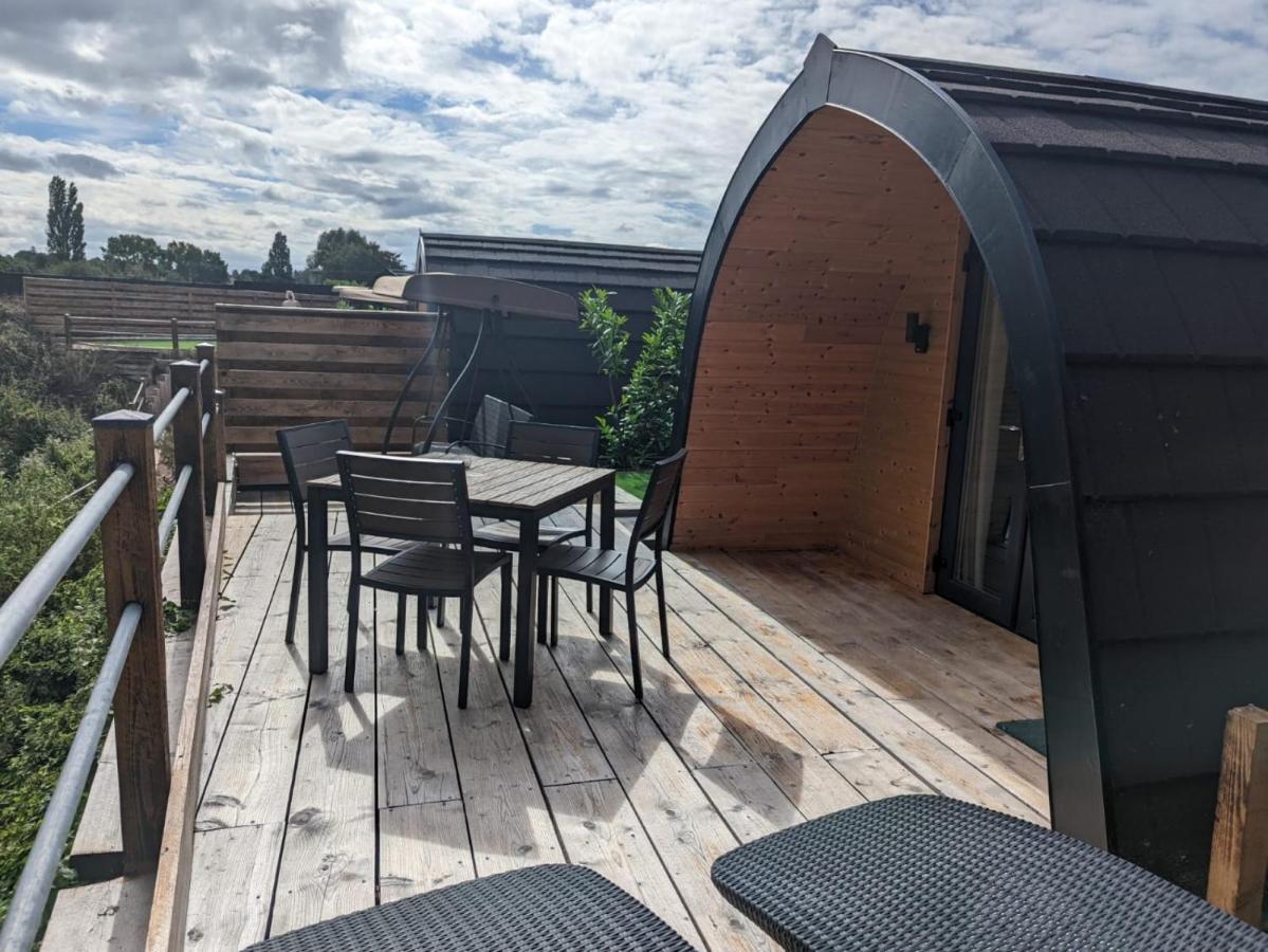 Peacock Lake Glamping Villa Nottingham Szoba fotó